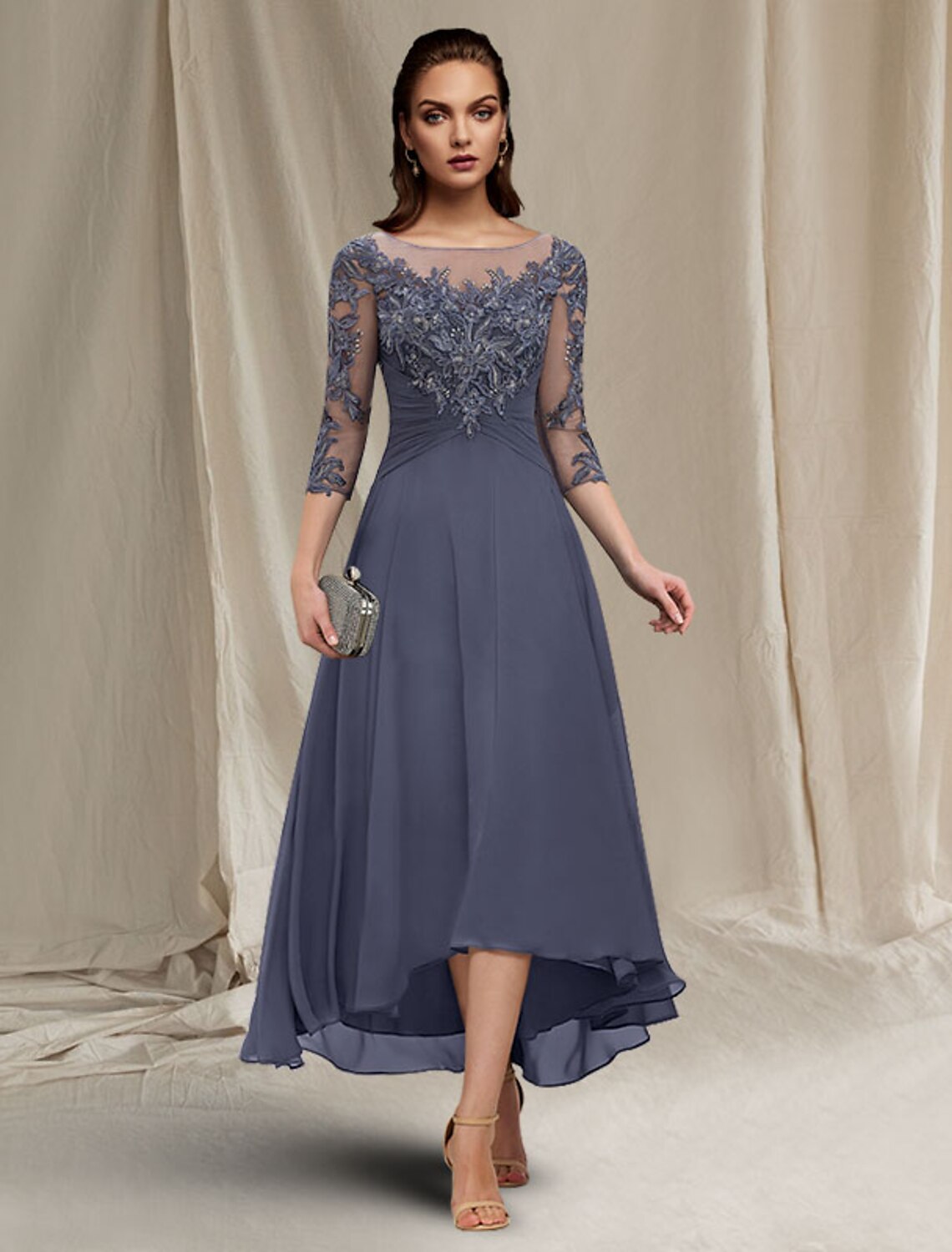 Abito da sposa a trapezio, elegante, con scollo a V, asimmetrico, lunghezza tè, in chiffon, pizzo, maniche corte, coprispalle incluso, con applicazioni di paillettes arricciate